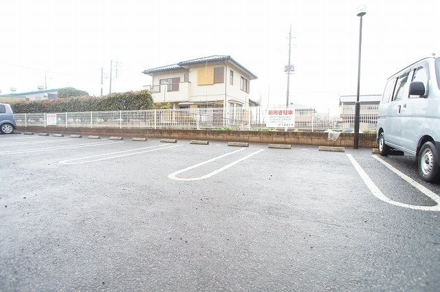 カーサプラシード　Ｂの駐車場