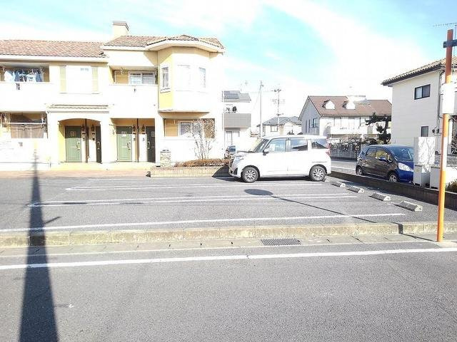 プリュジュールＡの駐車場