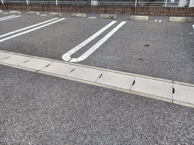 プリムローズ　Ｂの駐車場