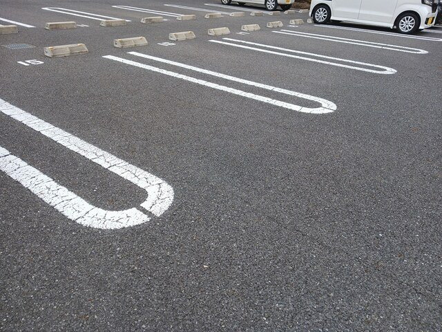 メゾン・フォレストＢの駐車場