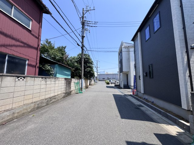 松戸市栄町１丁目新築戸建の前面道路含む現地写真|北側前面道路・幅員約6ｍ