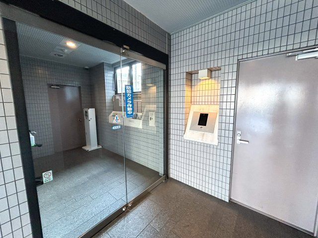 アルシオン戸田公園のエントランス|アルシオン戸田公園：オートロック＆防犯カメラ付きマンションです！