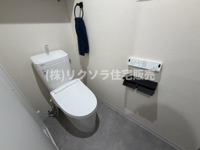 ライオンズガーデン枚方藤阪のトイレ|温水洗浄便座付き
■物件内覧・資金計画相談・住宅ローン相談、リフォーム相談、お問合せ受付中■
※当日・翌日のご内覧、ご相談はお電話でのお問合せがスムーズです！