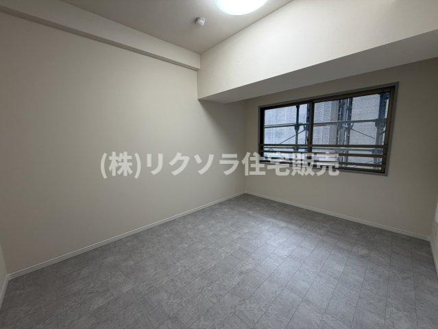 ライオンズガーデン枚方藤阪の洋室|洋室5.2帖
■物件内覧・資金計画相談・住宅ローン相談、リフォーム相談、お問合せ受付中■
※当日・翌日のご内覧、ご相談はお電話でのお問合せがスムーズです！