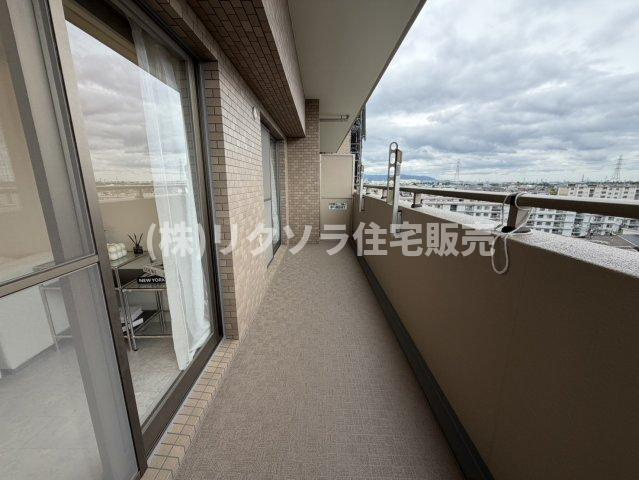 ライオンズガーデン枚方藤阪のバルコニー|2面バルコニーで陽当り通風良好
■物件内覧・資金計画相談・住宅ローン相談、リフォーム相談、お問合せ受付中■
※当日・翌日のご内覧、ご相談はお電話でのお問合せがスムーズです！