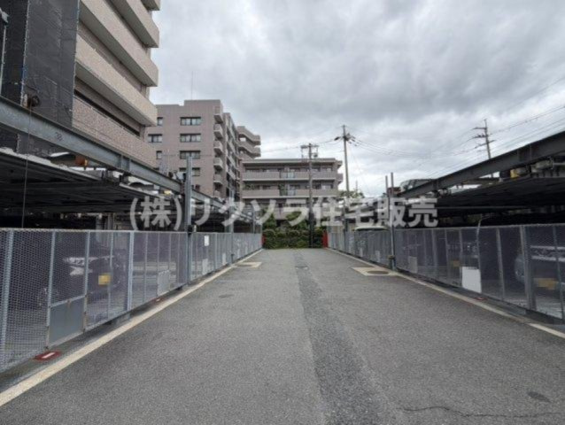 ライオンズガーデン枚方藤阪の駐車場|■物件内覧・資金計画相談・住宅ローン相談、リフォーム相談、お問合せ受付中■
※当日・翌日のご内覧、ご相談はお電話でのお問合せがスムーズです！