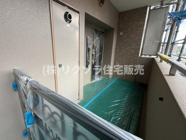 ライオンズガーデン枚方藤阪の玄関|ポーチ付き
■物件内覧・資金計画相談・住宅ローン相談、リフォーム相談、お問合せ受付中■
※当日・翌日のご内覧、ご相談はお電話でのお問合せがスムーズです！