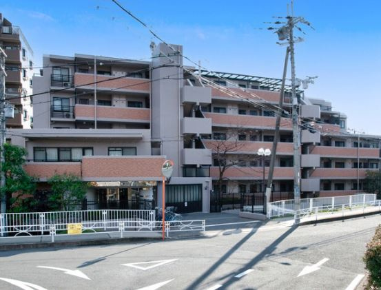 コンフォール緑地公園の外観