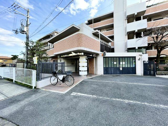 コンフォール緑地公園の玄関