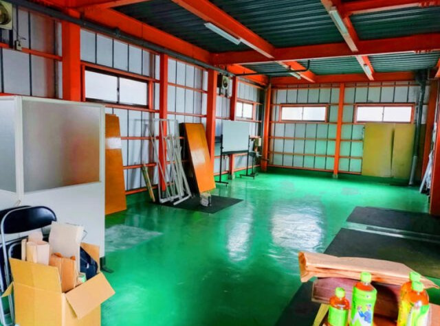 松戸市六実３丁目の倉庫