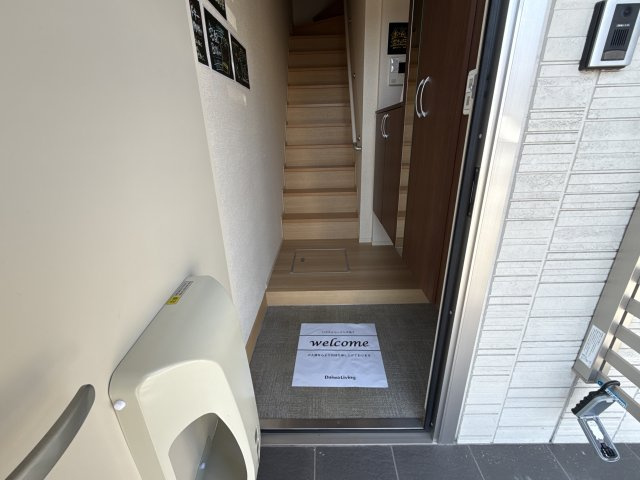とじめハイツの玄関