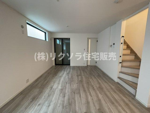 成田町　新築一戸建てのダイニング|LDK17.2帖
■物件内覧・資金計画相談・住宅ローン相談、リフォーム相談、お問合せ受付中■
※当日・翌日のご内覧、ご相談はお電話でのお問合せがスムーズです！