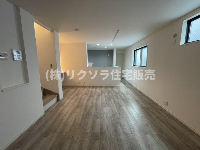 成田町　新築一戸建てのダイニング|LDK17.2帖
■物件内覧・資金計画相談・住宅ローン相談、リフォーム相談、お問合せ受付中■
※当日・翌日のご内覧、ご相談はお電話でのお問合せがスムーズです！