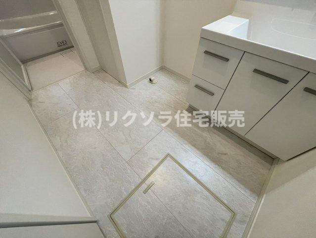 成田町　新築一戸建ての脱衣所|■物件内覧・資金計画相談・住宅ローン相談、リフォーム相談、お問合せ受付中■
※当日・翌日のご内覧、ご相談はお電話でのお問合せがスムーズです！