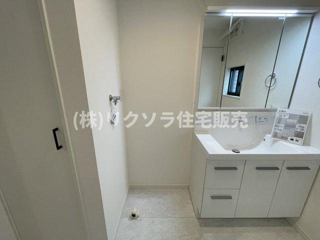 成田町　新築一戸建てのランドリースペース|ドラム式も設置可能
■物件内覧・資金計画相談・住宅ローン相談、リフォーム相談、お問合せ受付中■
※当日・翌日のご内覧、ご相談はお電話でのお問合せがスムーズです！