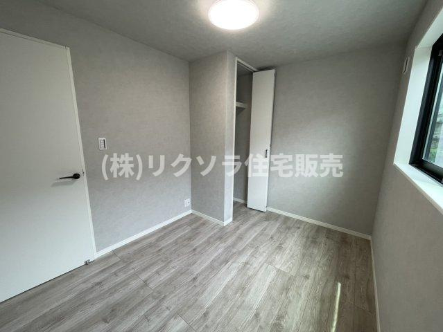 成田町　新築一戸建ての子供部屋|洋室4.4帖
■物件内覧・資金計画相談・住宅ローン相談、リフォーム相談、お問合せ受付中■
※当日・翌日のご内覧、ご相談はお電話でのお問合せがスムーズです！