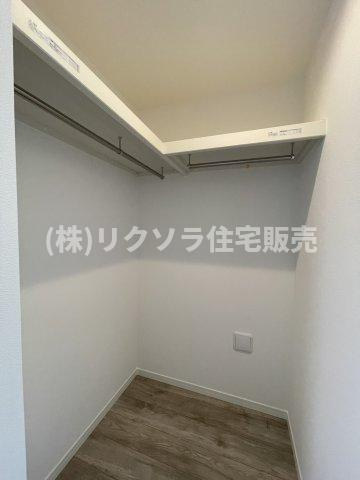 成田町　新築一戸建ての収納|大容量ウォークインクローゼット
■物件内覧・資金計画相談・住宅ローン相談、リフォーム相談、お問合せ受付中■
※当日・翌日のご内覧、ご相談はお電話でのお問合せがスムーズです！