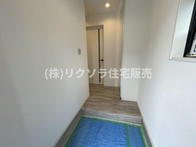 成田町　新築一戸建ての内装|玄関内部
■物件内覧・資金計画相談・住宅ローン相談、リフォーム相談、お問合せ受付中■
※当日・翌日のご内覧、ご相談はお電話でのお問合せがスムーズです！