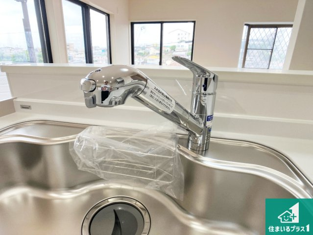 明石市東朝霧丘　中古一戸建ての設備|浄水器を内蔵！炊飯時、お茶を作る時に安心してお水を使えます！お湯と冷水、浄水と原水、シャワーの切替えもワンタッチです！