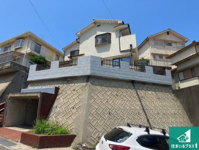 明石市東朝霧丘　中古一戸建ての外観|周辺は落ち着いた街並みの住宅地！子育てがしやすい住環境です！気になることがありましたら、お気軽にお問い合わせください！