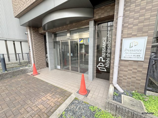 プレサンス西心斎橋 仲介手数料無料のエントランス