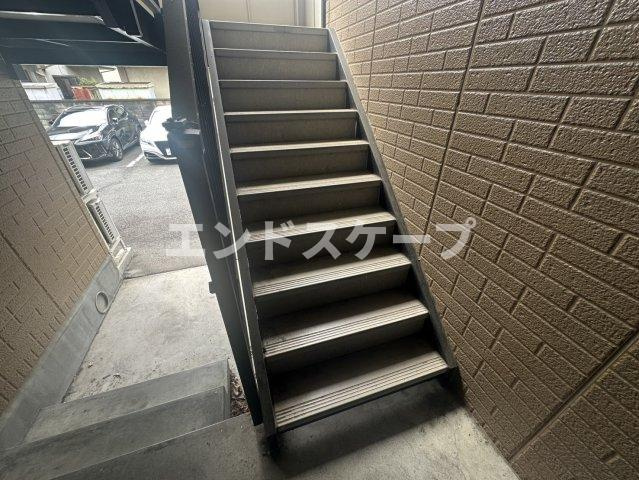 グランドール上並榎Ｂのエントランス