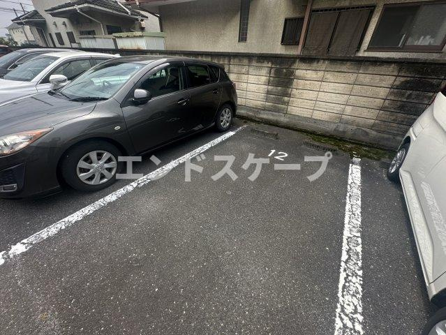 グランドール上並榎Ｂの駐車場