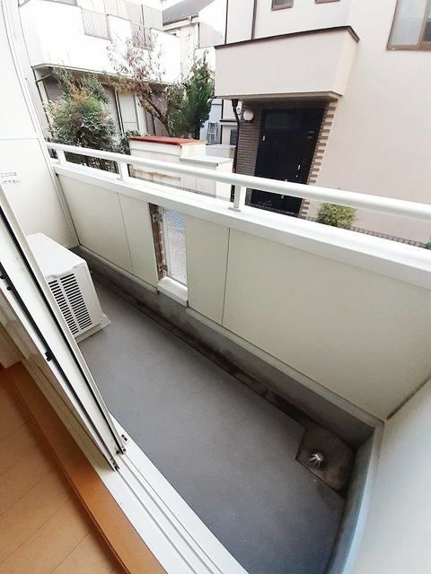 レイン　ツリーのバルコニー