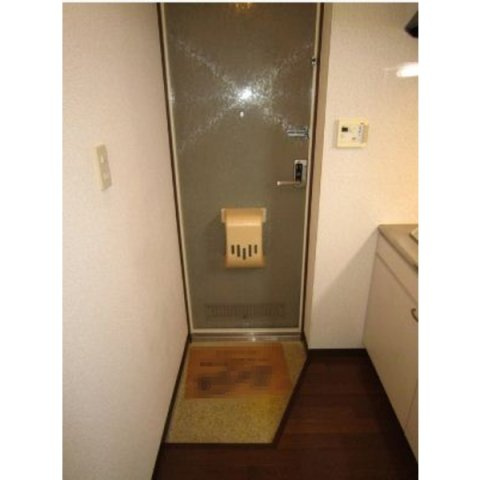 エリール中山の玄関