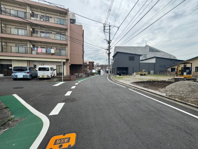 ーAdoble＋アドブルー小倉北区宇佐町1丁目1期　【小倉北区　新築戸建て】の前面道路含む現地写真|現地撮影　2026,6,9　ーAdoble＋アドブルー小倉北区宇佐町1丁目1期　【小倉北区　新築戸建て】