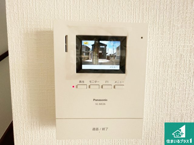 城陽市寺田今堀　第9期　新築一戸建ての防犯設備|カラーモニターインターホン！声だけでなく来訪者の姿や顔がモニターで確認できるので、小さなお子様がいらっしゃるご家庭でも安心できます！