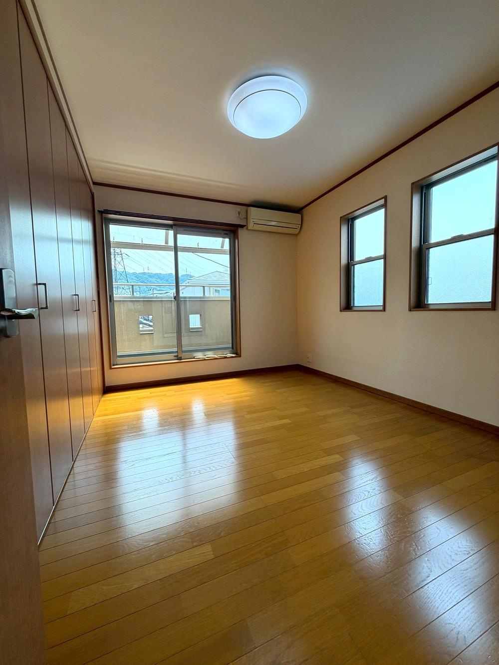 深野4丁目　中古一戸建ての洋室|洋室6.3帖
■物件内覧・資金計画相談・住宅ローン相談、リフォーム相談、お問合せ受付中■
※当日・翌日のご内覧、ご相談はお電話でのお問合せがスムーズです！