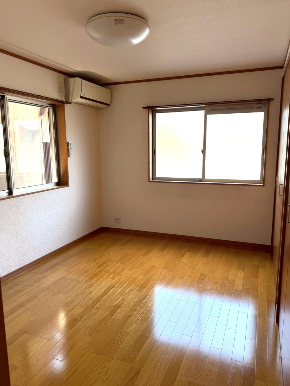 深野4丁目　中古一戸建ての内装|洋室7.1帖
■物件内覧・資金計画相談・住宅ローン相談、リフォーム相談、お問合せ受付中■
※当日・翌日のご内覧、ご相談はお電話でのお問合せがスムーズです！