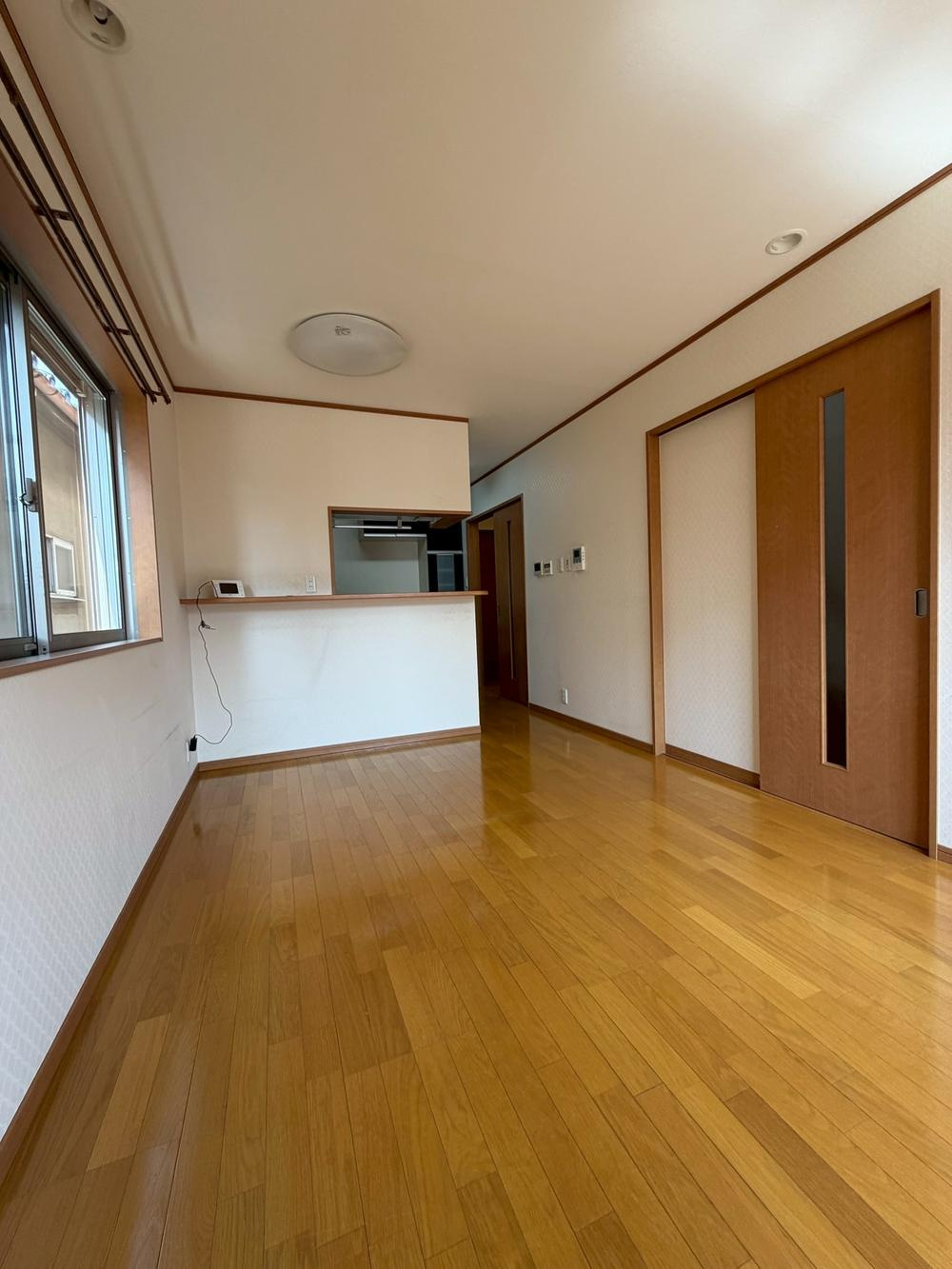 深野4丁目　中古一戸建ての居間・リビング|LDK12.6帖
■物件内覧・資金計画相談・住宅ローン相談、リフォーム相談、お問合せ受付中■
※当日・翌日のご内覧、ご相談はお電話でのお問合せがスムーズです！