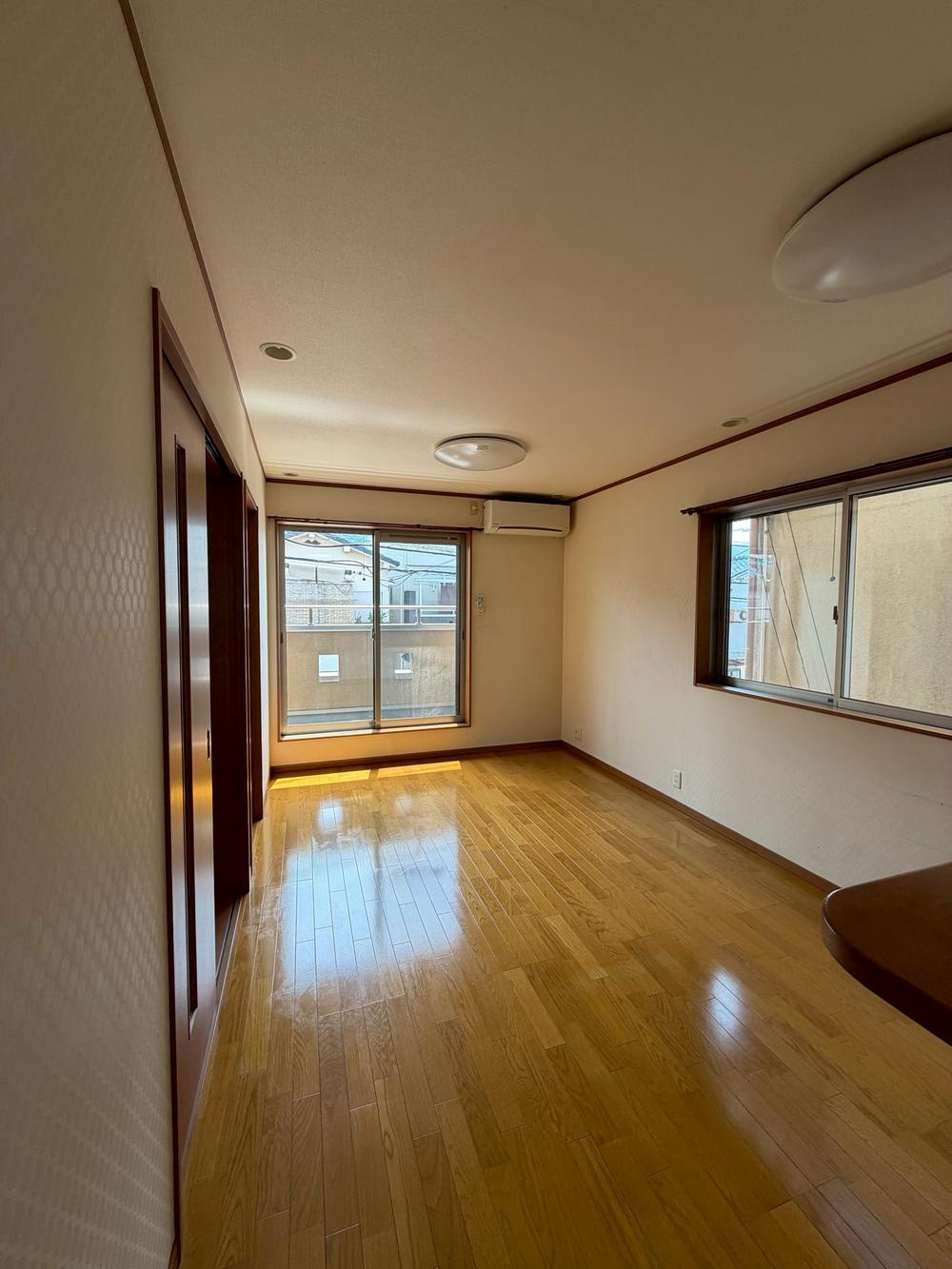 深野4丁目　中古一戸建ての居間・リビング|LDK12.6帖
■物件内覧・資金計画相談・住宅ローン相談、リフォーム相談、お問合せ受付中■
※当日・翌日のご内覧、ご相談はお電話でのお問合せがスムーズです！
