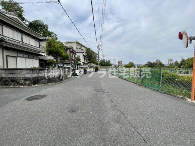 八幡台　新築一戸建ての前面道路含む現地写真|■物件内覧・資金計画相談・住宅ローン相談、リフォーム相談、お問合せ受付中■
※当日・翌日のご内覧、ご相談はお電話でのお問合せがスムーズです！
