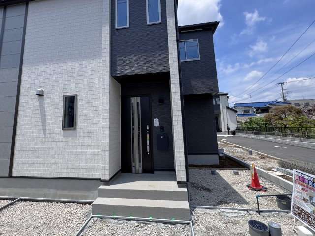 三郷市戸ケ崎新築戸建のエントランス|エントランス・玄関ポーチ