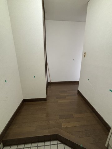 ドミシル谷辻の玄関
