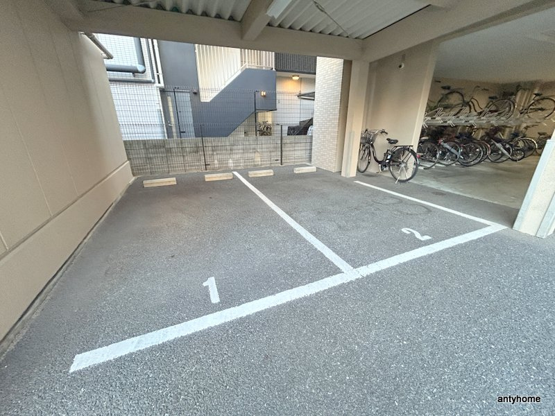 エスキュート城東中央　仲介手数料無料の駐車場