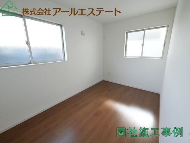 加古川市加古川町粟津　　新築戸建の洋室|同社施工事例