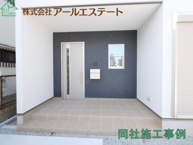加古川市加古川町粟津　　新築戸建の玄関|同社施工事例