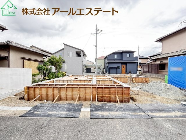 加古川市加古川町粟津　　新築戸建の前面道路含む現地写真