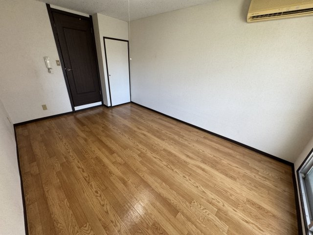 OrientCity池田の洋室