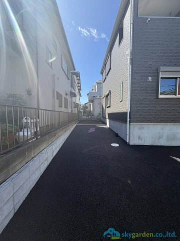 平塚市西真土第7　新築戸建　全1棟1号棟の駐車場