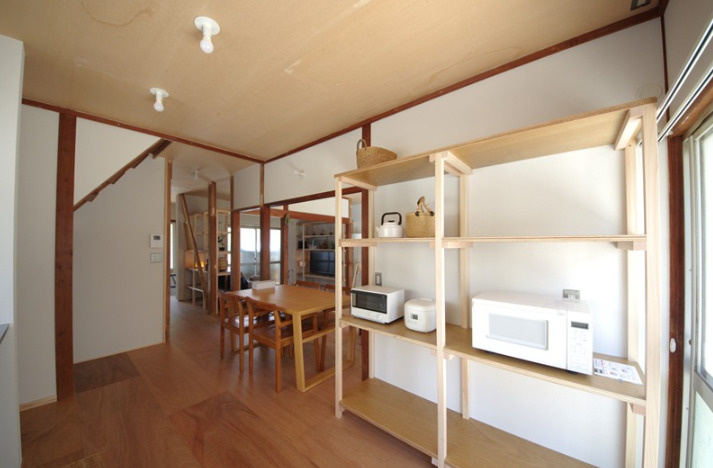 「おしゃれなフルリノベ物件」高知市十津５丁目　中古戸建の居間・リビング