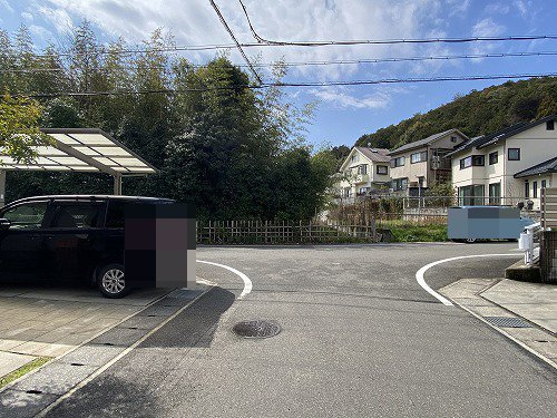岩倉幡枝町 中古戸建の前面道路含む現地写真