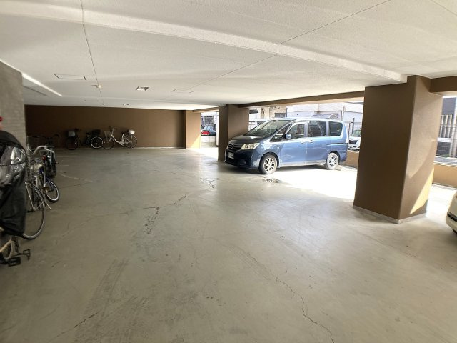 リバービレッジ兵庫の駐車場|敷地内駐車場を完備してます