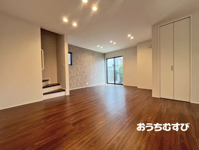 春日井市中野町3期(全1棟)の居間・リビング