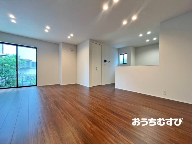 春日井市中野町3期(全1棟)の居間・リビング