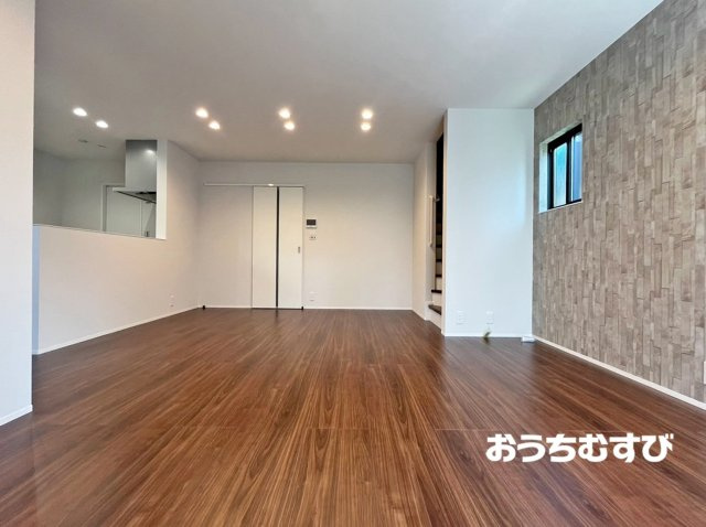 春日井市中野町3期(全1棟)の居間・リビング